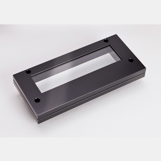 GLASS WINDOW IN THE TOP OF THE CASE